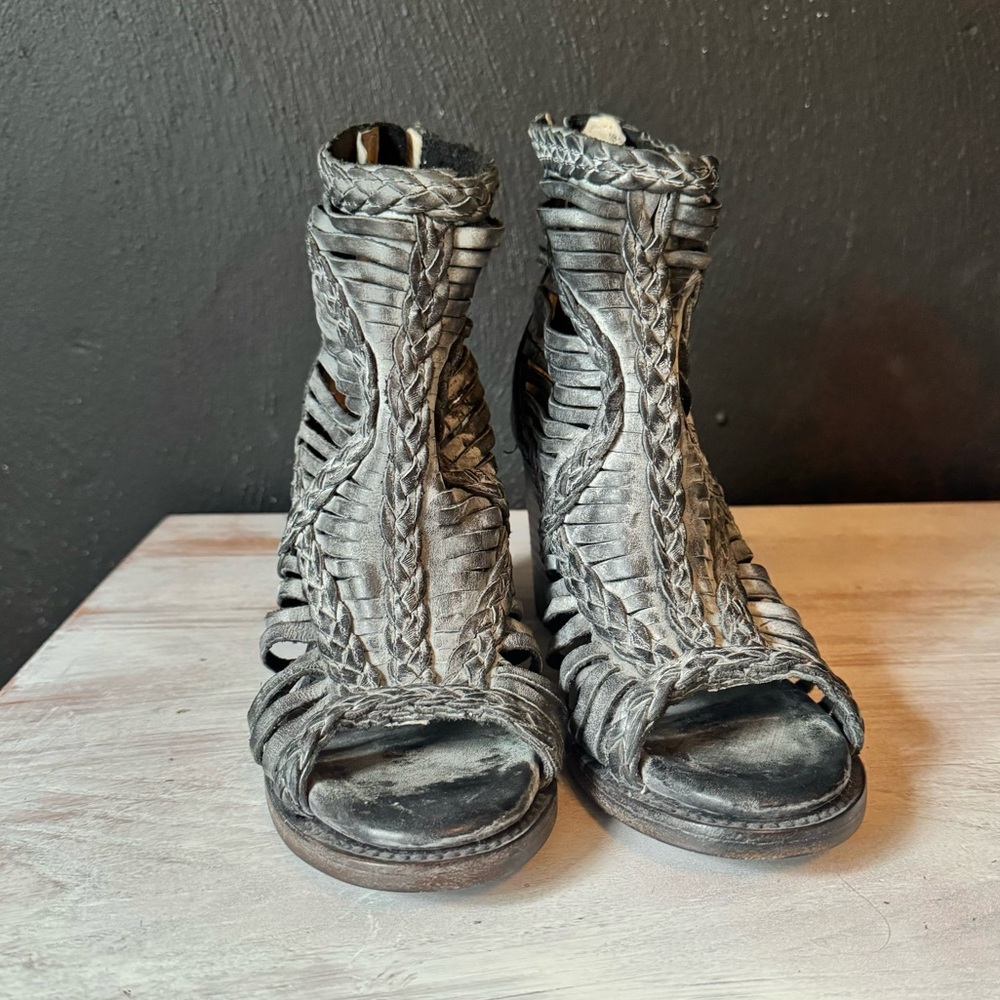 Freebird Bela Peep toe size 7